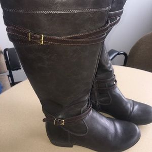 Dark brown Naturalizer boots